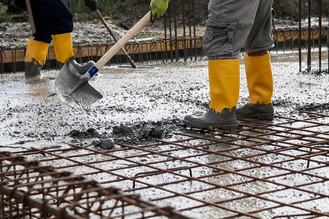 Siatka przeciwskurczowa w podłodze na gruncie – kluczowy element budowy domu w 2025 roku